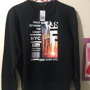 100% cotton crewneck sweatshirt with design
